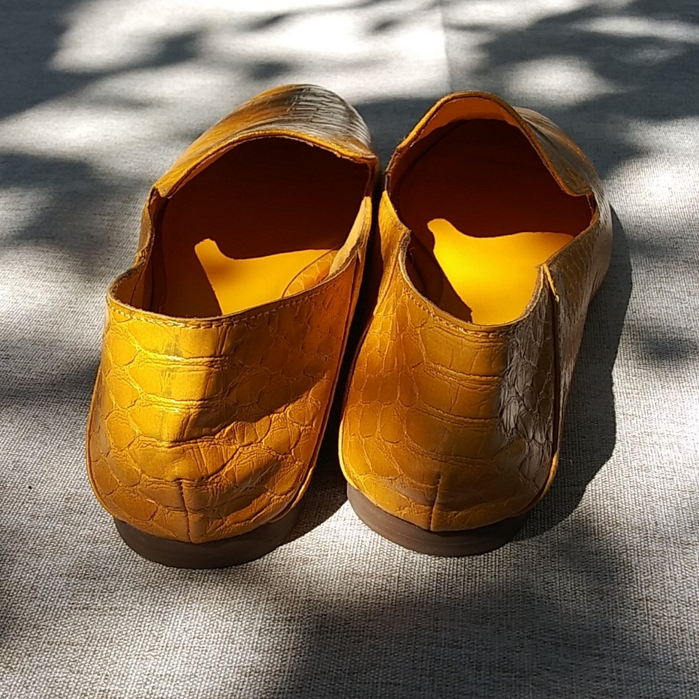 Dark Yellow Madden Girl Faux Crocodile Skin Shoes - Picture 7 of 8